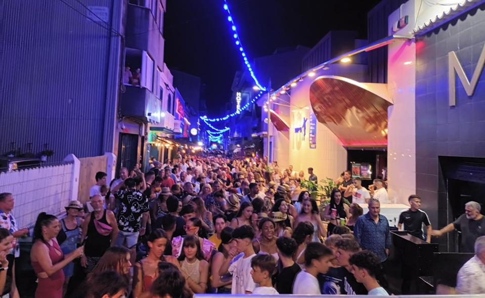 Carrer monturiol Calafell
